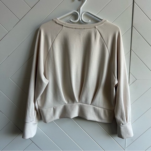 Women’s Truth by Republic Ivory crew neck Sweatshirt size M - Picture 3 of 6